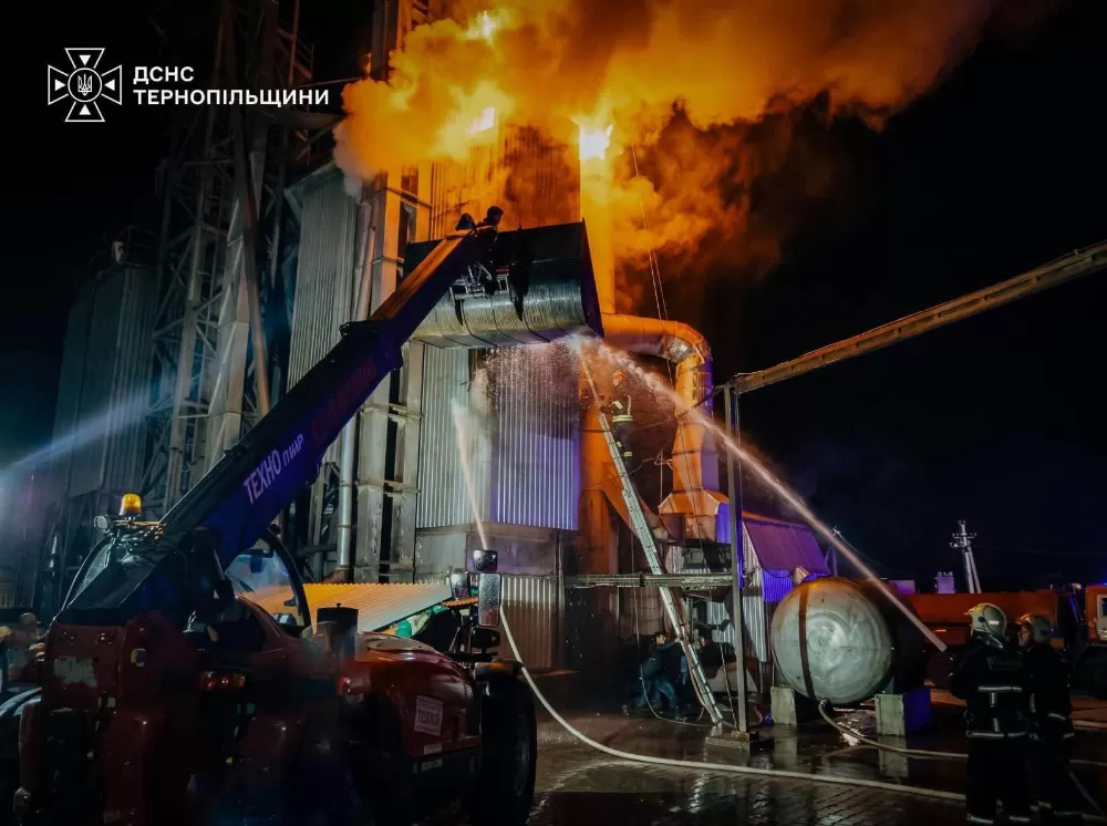У Микулинецькій громаді пожежа: горіло агропідприємство