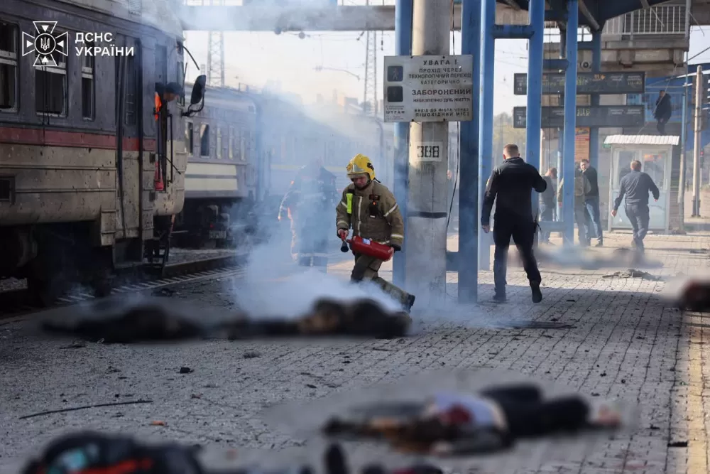 Удар дроном по залізничному вокзалу в Дніпрі: 14 загиблих, багато потерпілих