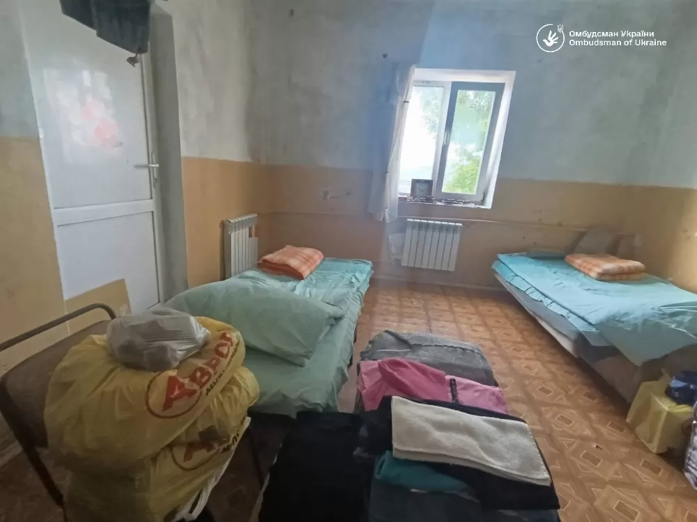 Пліснява в кімнатах і протікання даху: на Тернопільщині перевірили умови проживання переселенців