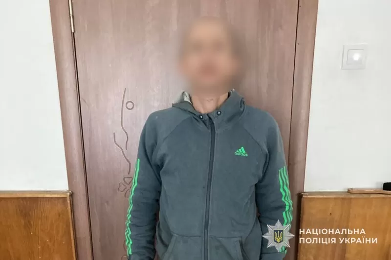 Вкрав сумку на лавці